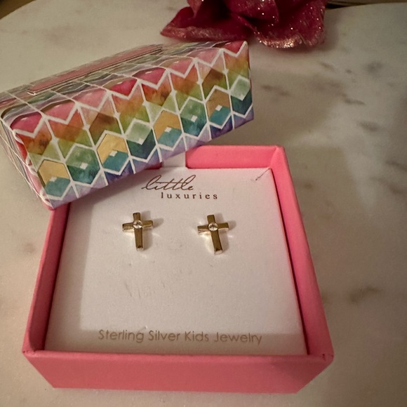 Cross stud earrings NEW sterling silver & GP - Picture 1 of 5